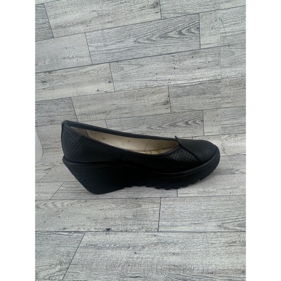 FLY LONDON Black Leather Perforated Wedge Ballet Flats Women Size 37 P500798000 - Picture 11 of 11
